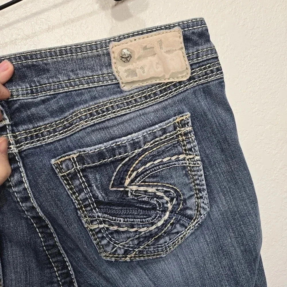 Silver 27 Twisted Capri Cropped Denim Distressed Jeans - Picture 9 of 10